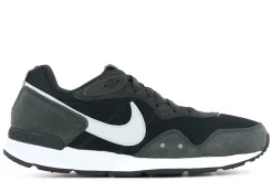 Store Nike Sneakers Venture