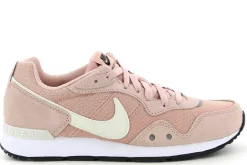 New Nike Sneakers Venture Runner